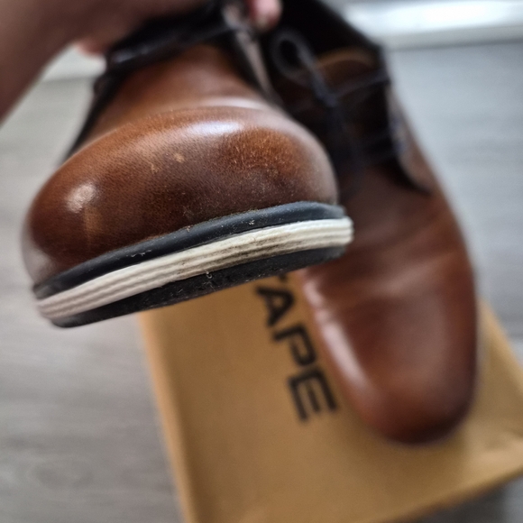 Red Tape Men's Classic Brown Oxfords - Picture 3 of 5